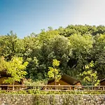 Aldeamento Turístico Delle Rose & Glamping Village 4*