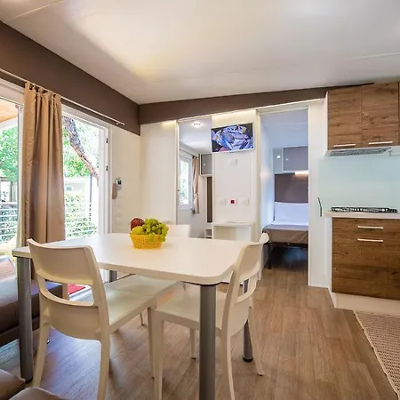 Delle Rose Camping&glamping Village 4* Isolabona