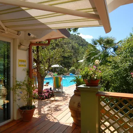 Delle Rose & Glamping Village Holiday park 4*