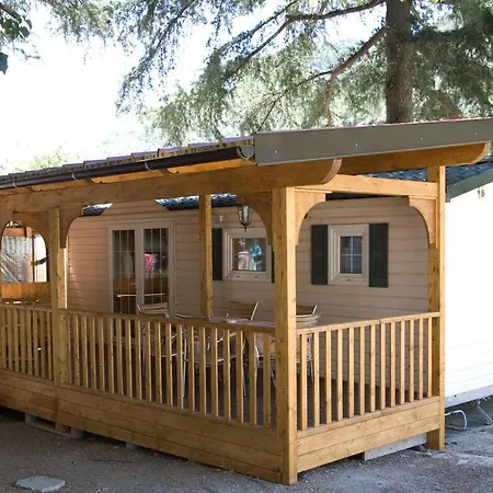 Πάρκο διακοπών Delle Rose & Glamping Village