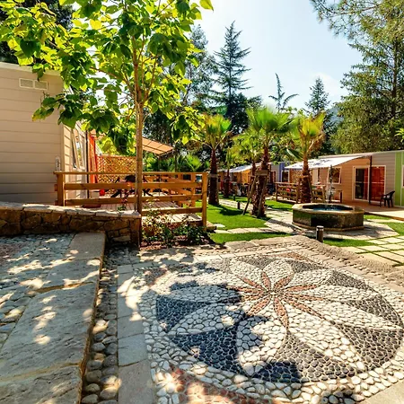 Delle Rose & Glamping Village 4* Isolabona