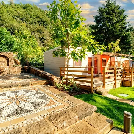Delle Rose & Glamping Village Holiday park Isolabona