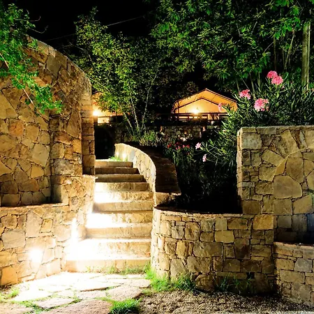 Delle Rose & Glamping Village Holiday park Isolabona