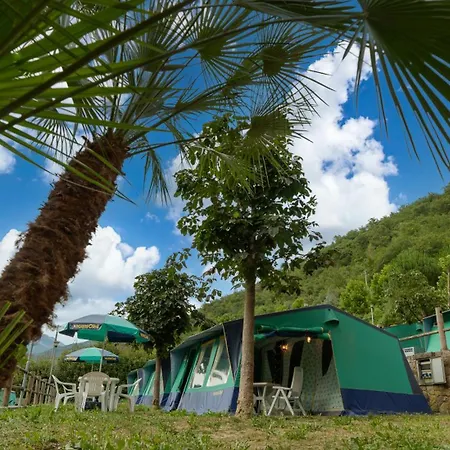 Delle Rose & Glamping Village Isolabona