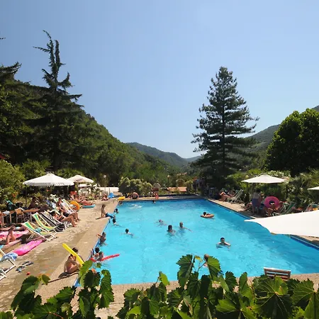 Delle Rose & Glamping Village 4*