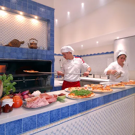 Delle Rose & Glamping Village Πάρκο διακοπών Isolabona