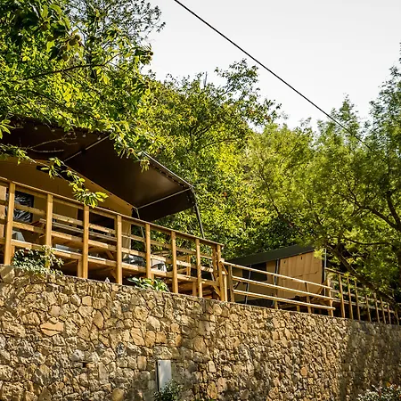Delle Rose & Glamping Village Semesterpark Isolabona