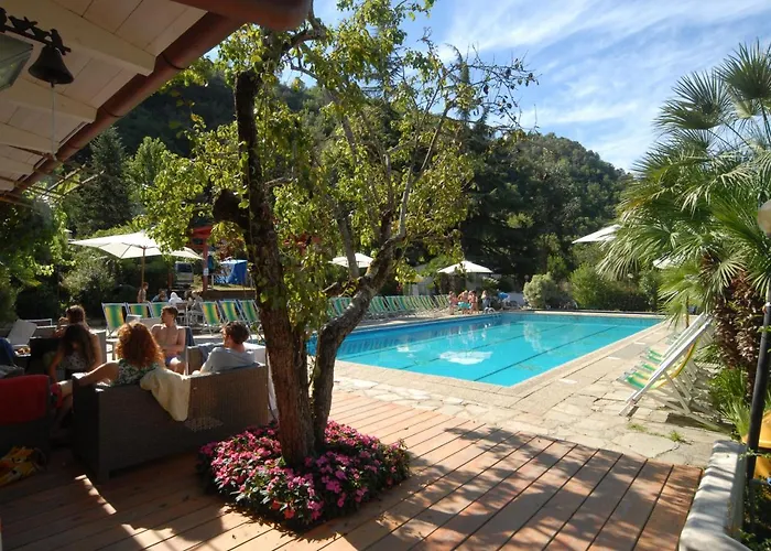 Delle Rose & Glamping Village 4*