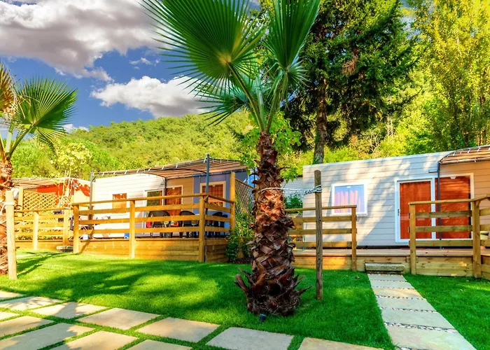 Prázdninový areál Delle Rose & Glamping Village