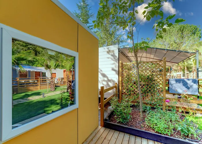 Delle Rose & Glamping Village Isolabona