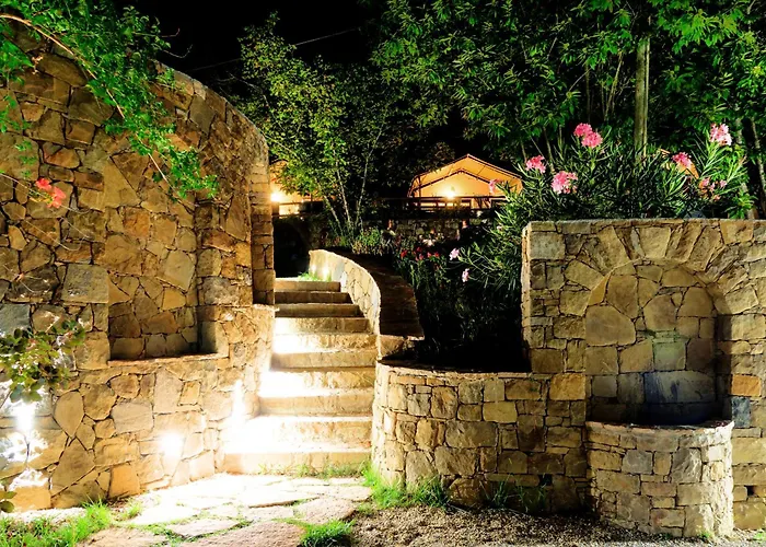 Delle Rose & Glamping Village Vakantiepark Isolabona